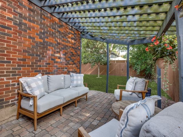 6044 Kenwood Avenue, Dallas, TX 75206