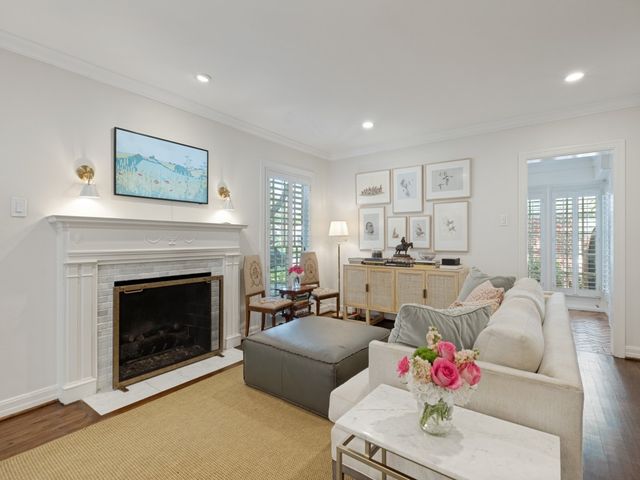 6044 Kenwood Avenue, Dallas, TX 75206