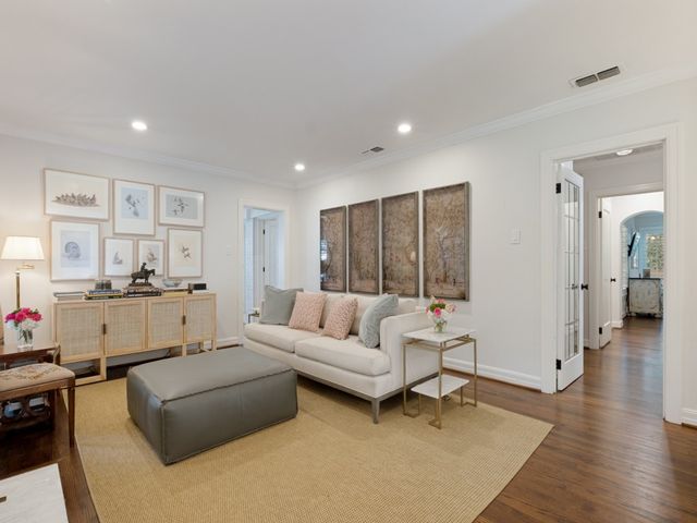 6044 Kenwood Avenue, Dallas, TX 75206