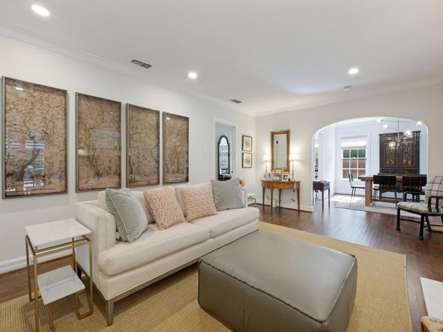 6044 Kenwood Avenue, Dallas, TX 75206