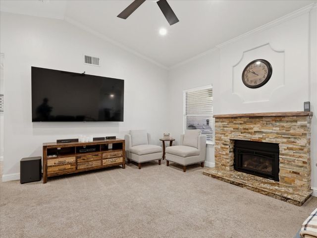 5373 W Dayton Avenue, Fresno, CA 93722