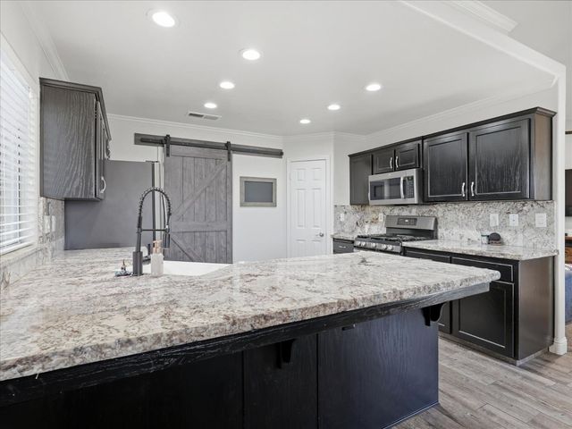 5373 W Dayton Avenue, Fresno, CA 93722