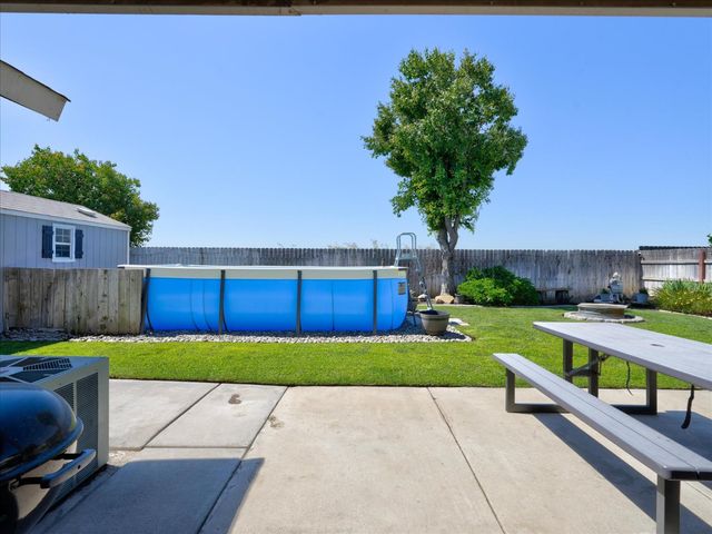 5373 W Dayton Avenue, Fresno, CA 93722