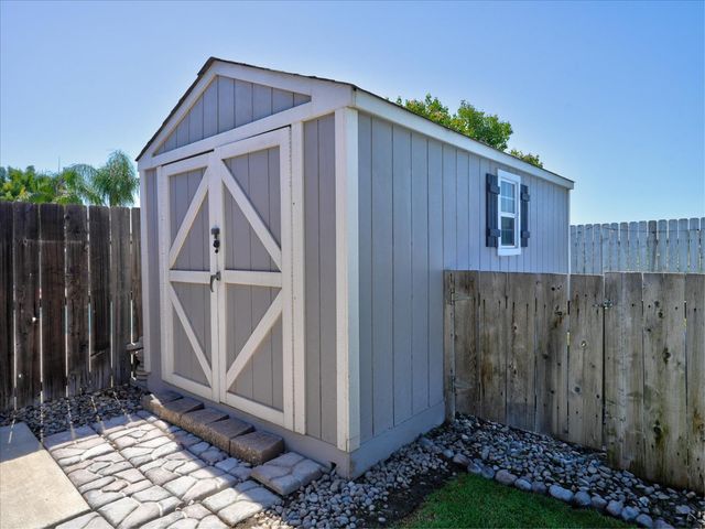 5373 W Dayton Avenue, Fresno, CA 93722