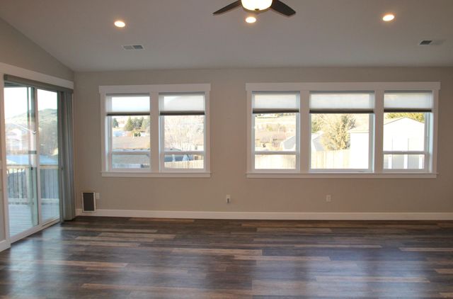 5511 Shalynn Drive, Klamath Falls, OR 97603