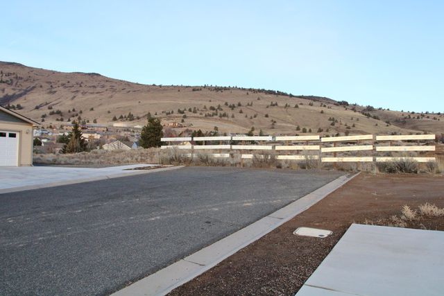 5511 Shalynn Drive, Klamath Falls, OR 97603