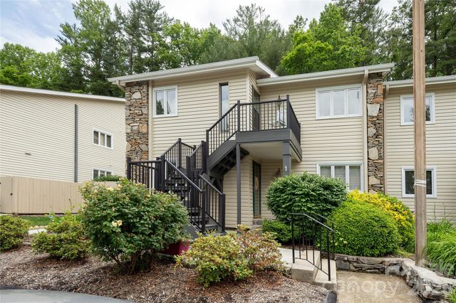 580 Britton Creek Drive, Hendersonville, NC 28791