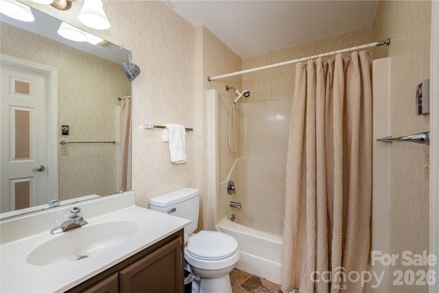 580 Britton Creek Drive, Hendersonville, NC 28791