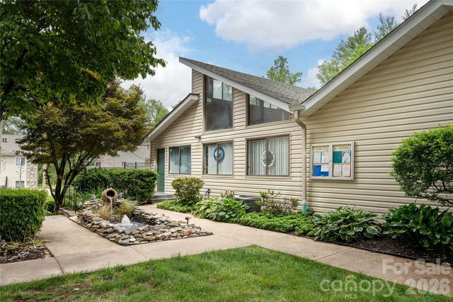 580 Britton Creek Drive, Hendersonville, NC 28791
