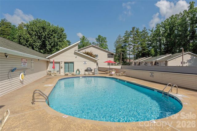 580 Britton Creek Drive, Hendersonville, NC 28791