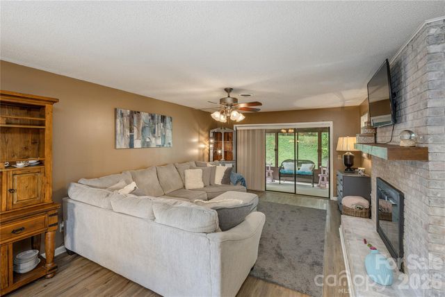 580 Britton Creek Drive, Hendersonville, NC 28791