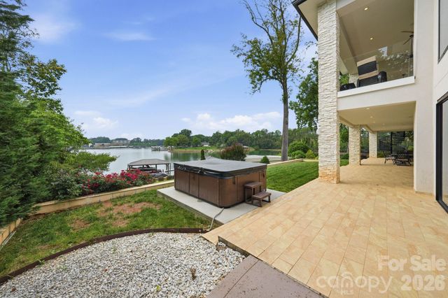 7272 Lynbrook Circle, Denver, NC 28037