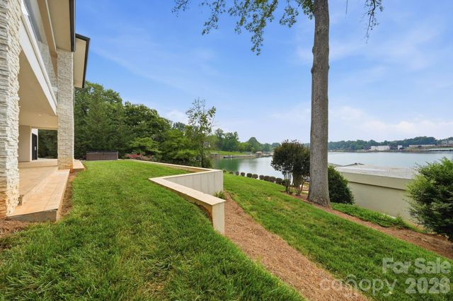 7272 Lynbrook Circle, Denver, NC 28037