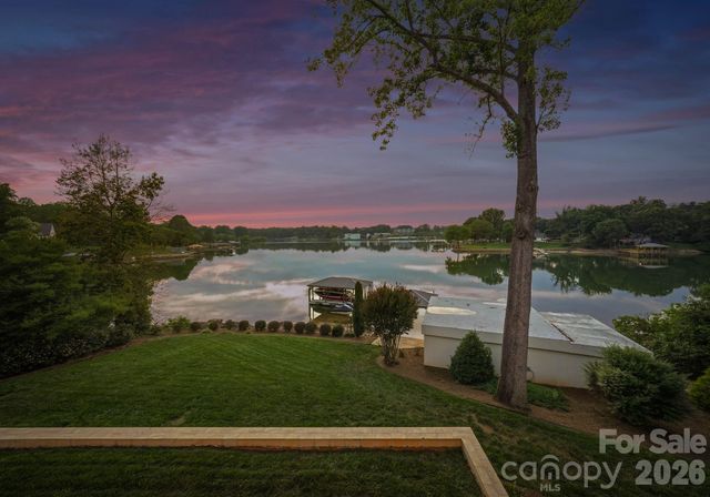 7272 Lynbrook Circle, Denver, NC 28037