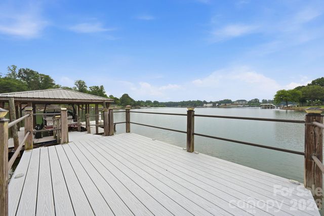 7272 Lynbrook Circle, Denver, NC 28037