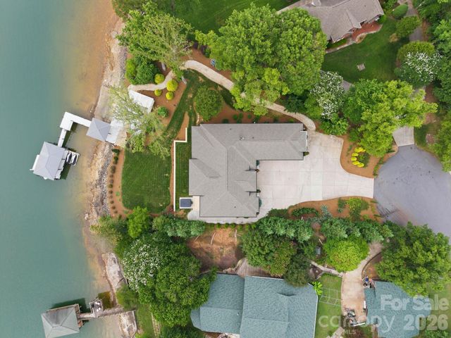 7272 Lynbrook Circle, Denver, NC 28037