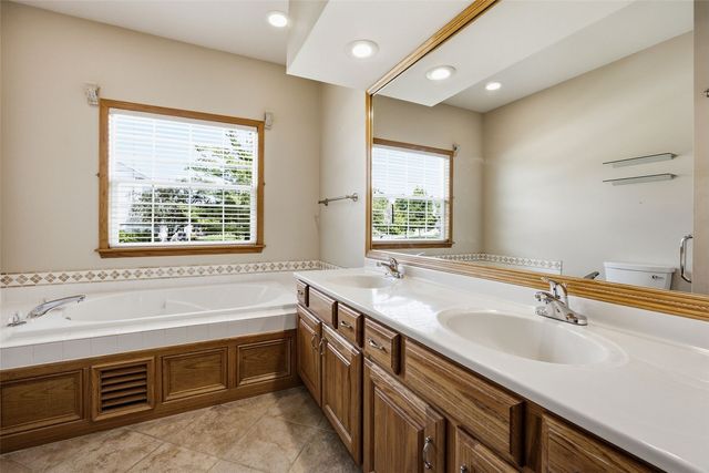 2045 Newcastle Road, Marion, IA 52302