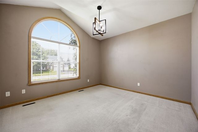 2045 Newcastle Road, Marion, IA 52302