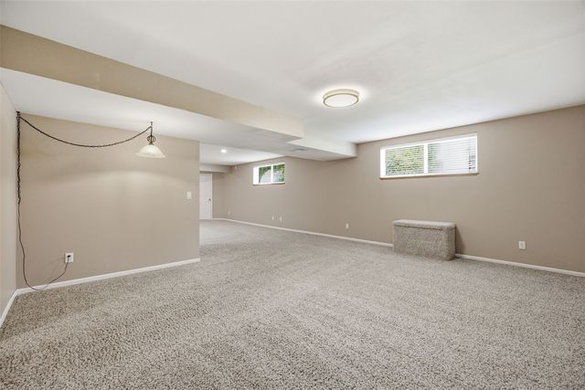 2045 Newcastle Road, Marion, IA 52302