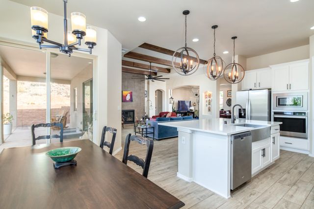 5626 Desert Sky Place NE, Rio Rancho, NM 87144