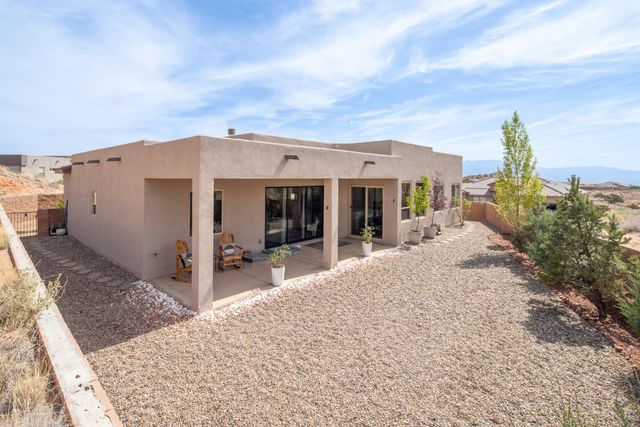 5626 Desert Sky Place NE, Rio Rancho, NM 87144