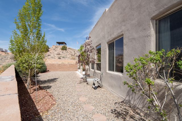 5626 Desert Sky Place NE, Rio Rancho, NM 87144