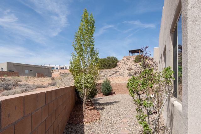 5626 Desert Sky Place NE, Rio Rancho, NM 87144