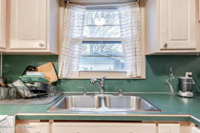 2914 Lindsay Ave, Louisville, KY 40206