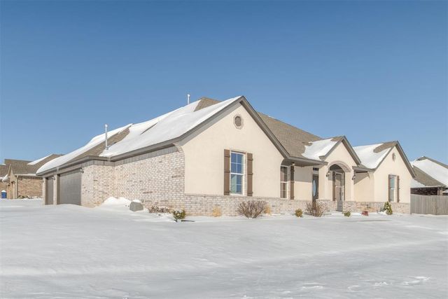 2313 E Kellan Court Terrace, Mustang, OK 73064