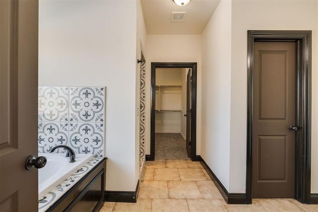 2313 E Kellan Court Terrace, Mustang, OK 73064