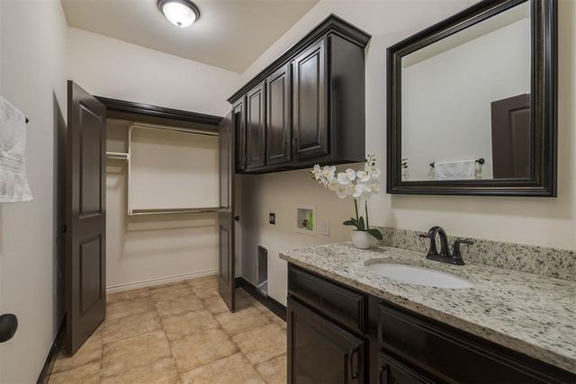 2313 E Kellan Court Terrace, Mustang, OK 73064