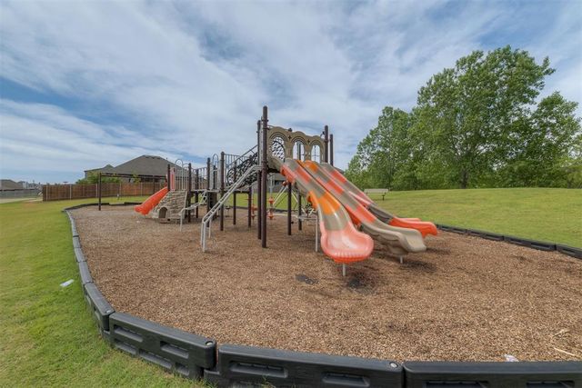 2313 E Kellan Court Terrace, Mustang, OK 73064