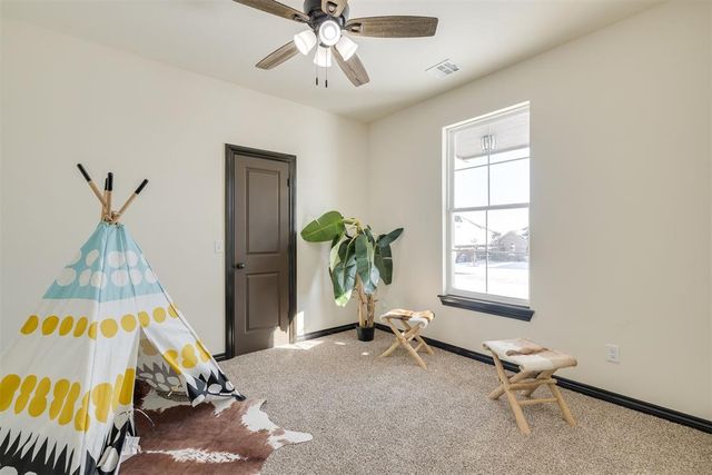 2313 E Kellan Court Terrace, Mustang, OK 73064