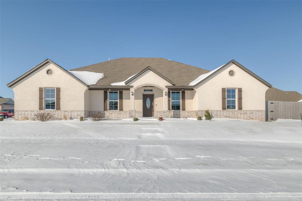 2313 E Kellan Court Terrace, Mustang, OK 73064