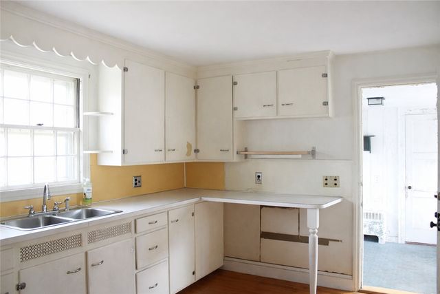 369 Manor Drive, Warwick, RI 02888