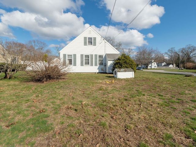 369 Manor Drive, Warwick, RI 02888