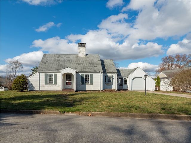 369 Manor Drive, Warwick, RI 02888