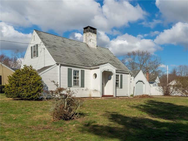 369 Manor Drive, Warwick, RI 02888