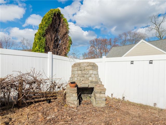 369 Manor Drive, Warwick, RI 02888