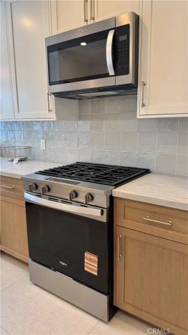 2413 S Victoria, Los Angeles, CA 90016