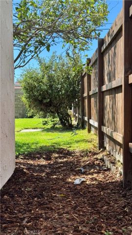 2413 S Victoria, Los Angeles, CA 90016