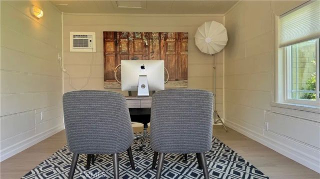 2413 S Victoria, Los Angeles, CA 90016
