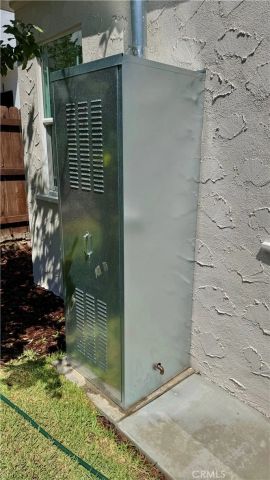 2413 S Victoria, Los Angeles, CA 90016