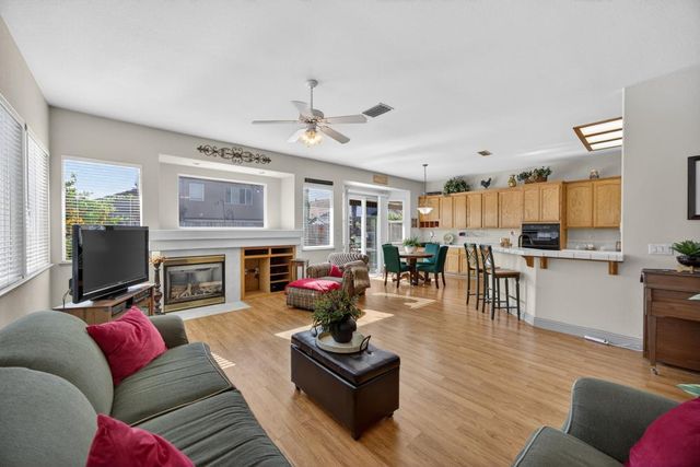 7988 Bothwell Dr, Sacramento, CA 95829