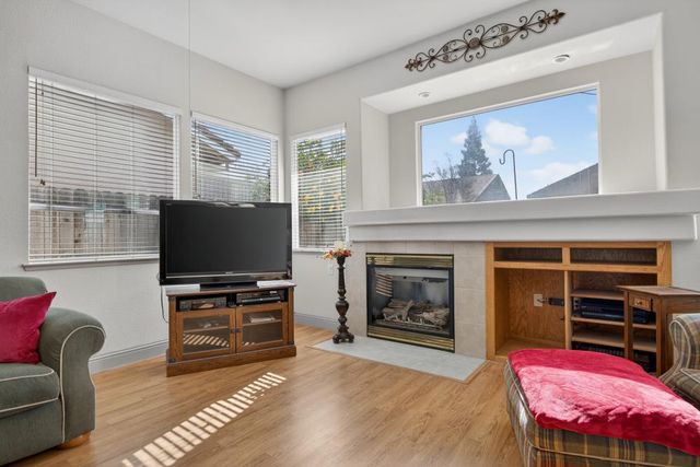 7988 Bothwell Dr, Sacramento, CA 95829