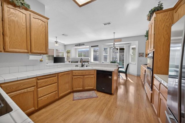 7988 Bothwell Dr, Sacramento, CA 95829