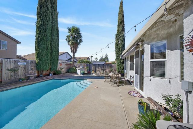 7988 Bothwell Dr, Sacramento, CA 95829