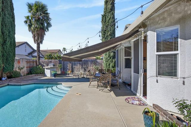 7988 Bothwell Dr, Sacramento, CA 95829