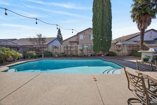 7988 Bothwell Dr, Sacramento, CA 95829