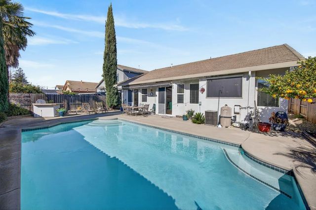 7988 Bothwell Dr, Sacramento, CA 95829